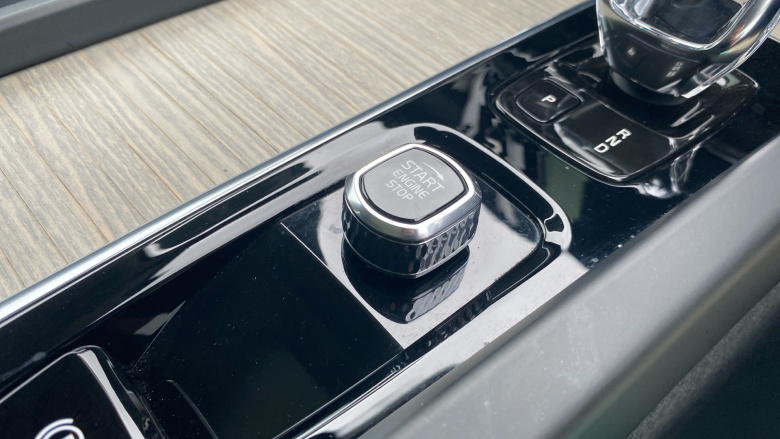 Volvo Xc60 2.0 T8 455 RC PHEV Inscription Pro 5dr AWD Auto Estate